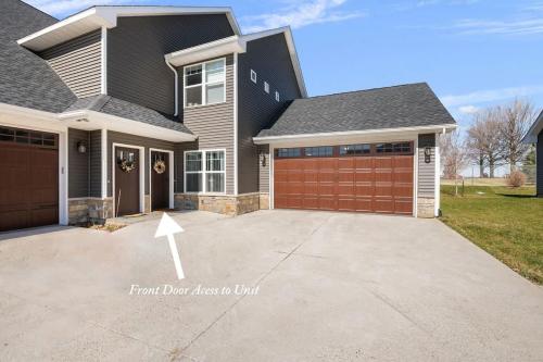 Brand New 2 Bedroom Condo in Bettendorf, USA