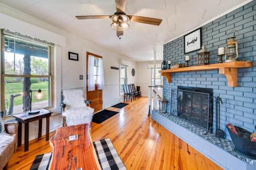 Country Escape: Log Cabin Near Kentucky Lake! in Lake City (KY)