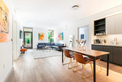 Hollywood 2 Bedroom Condo LA na in Los Angeles, USA