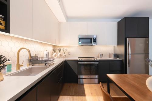 Hollywood 2 Bedroom Condo LA na in Los Angeles, USA
