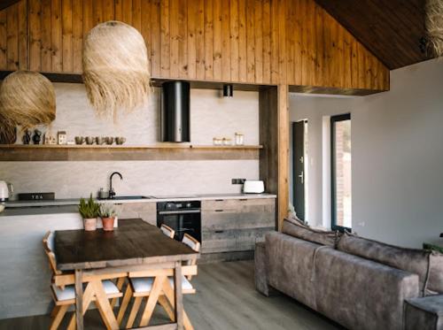 Stodoły Trzy Żywioły (Stodoly Trzy Zywioly) in Kwilcz