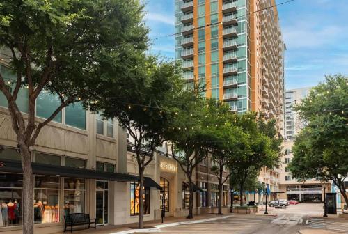 Modern Luxe Apt West Village in Верхний Город