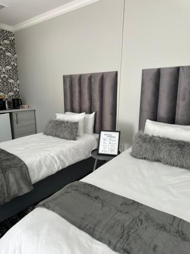 At JayRose At JayRose