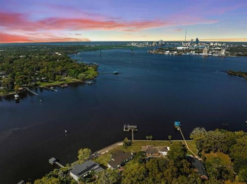 Riverside Retreat Waterfront, Fishing, Parks Music in Jacksonville, USA