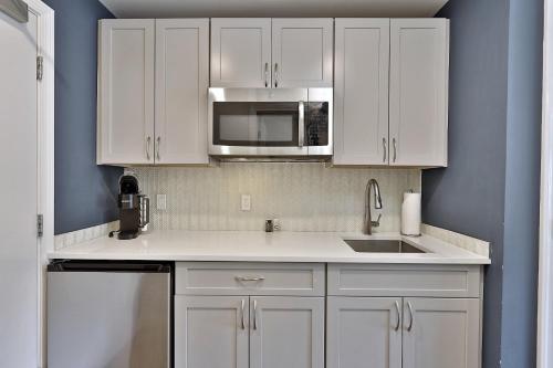 Killington Center #541 Renovated Studio with Kitchenette on Bus Route and Discounted Lift Tickets! in Killington, USA