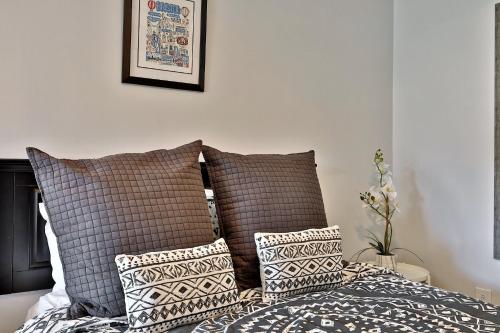 Killington Center #541 Renovated Studio with Kitchenette on Bus Route and Discounted Lift Tickets! in Killington, USA