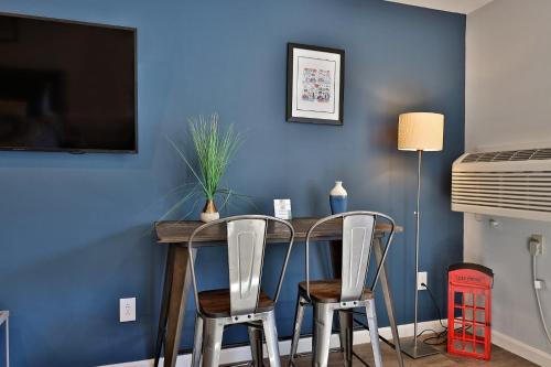 Killington Center #541 Renovated Studio with Kitchenette on Bus Route and Discounted Lift Tickets! in Killington, USA