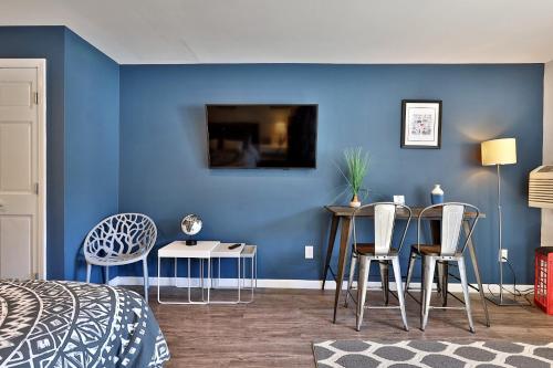 Killington Center #541 Renovated Studio with Kitchenette on Bus Route and Discounted Lift Tickets! in Killington, USA