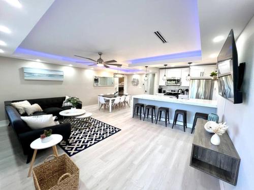 Two-Bedroom Apartment with Water View room in 1 Block from the Beach 2BR 2BA Newly Renovated