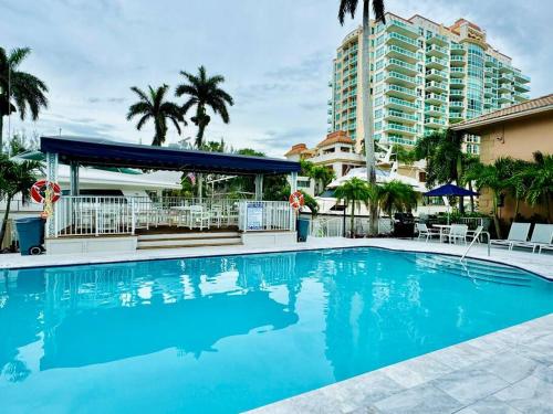 Two-Bedroom Apartment with Water View image 10