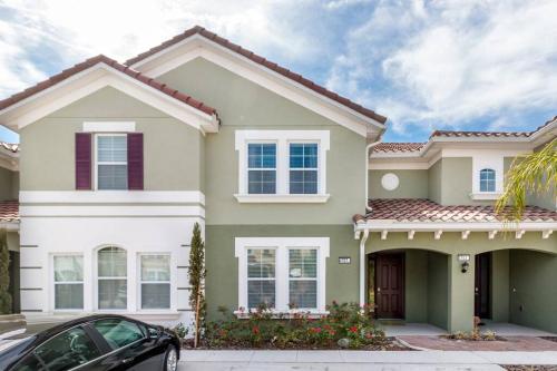 Amazing 4 beds with private pool near Disney