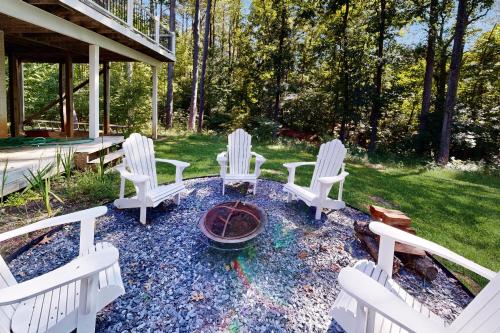 Turtle Cove in Glenora, USA