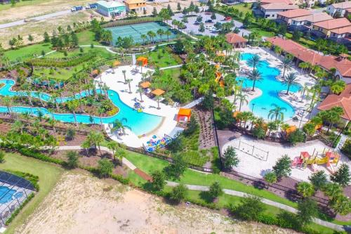 Amazing 4 beds with private pool near Disney in Davenport, USA