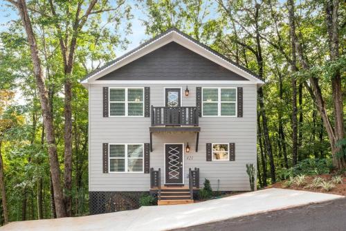 Cozy Yonah Mountain View Home In Downtown Helen