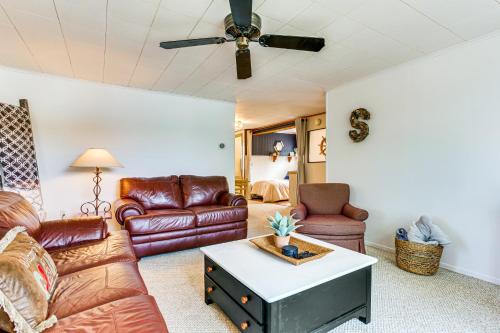 Lakefront Home w/ Patio in Havana! in Havana
