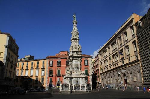 Trinita' Maggiore Home/Historic Center