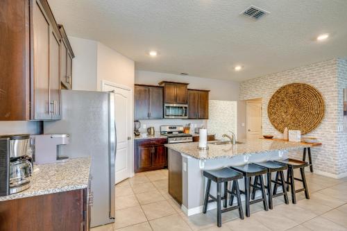 12 Mi to Disney Davenport Gem with In-Home Theater! in Davenport, USA