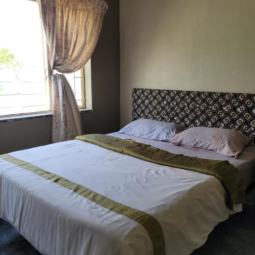 Delapaix Guest lodge Room Type - Standard Queen Room