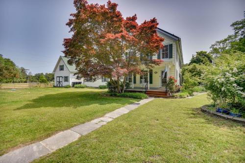 Spacious Mathews Retreat with Waterfront Views! in Onemo, USA