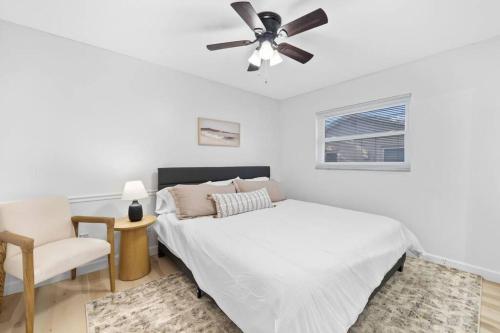 Dreamy 5-Bdrm, Pool, 2mi to Beach, 2 Master Suites in Indian Spring Estates, USA