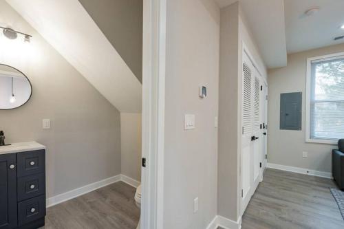 Modern LUX 2BR Apartment in DC with Patio detail