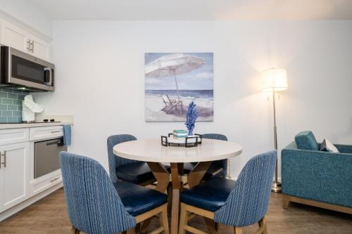 Kitchen, Premium Villa - Ocean View - SEASCAPE - Heated 80 Degree Pools - Relaxing Fireplace - Ground Level in Rio Del Mar (CA)