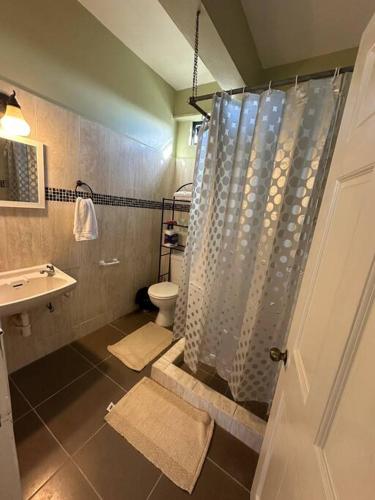 West Hill Drive Apartments in Cascade