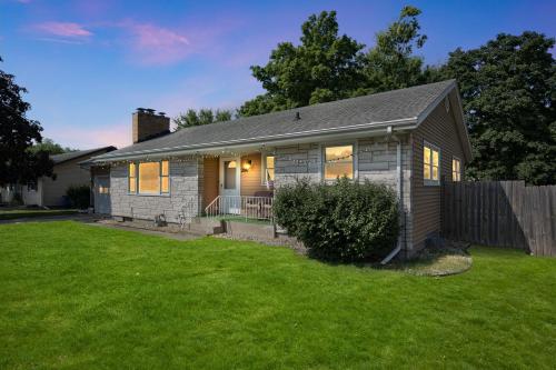 Ramas Abode - Family-Friendly Retreat home in Michigan City, USA