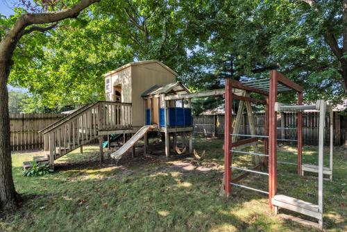 Ramas Abode - Family-Friendly Retreat home in Michigan City, USA