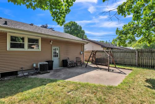 Ramas Abode - Family-Friendly Retreat home in Michigan City, USA