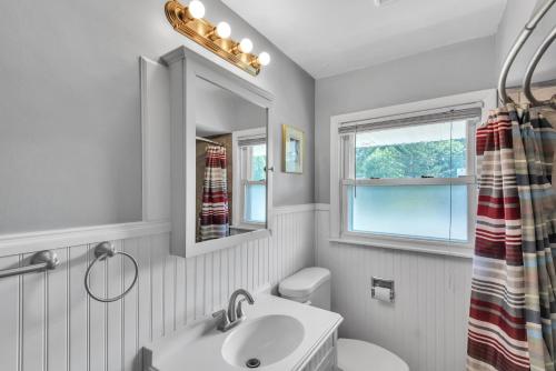 Ramas Abode - Family-Friendly Retreat home in Michigan City, USA