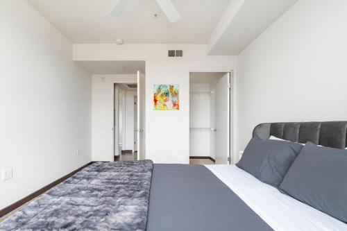 New 2Bed Upscale LA Apartment na in Los Angeles, USA