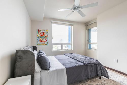New 2Bed Upscale LA Apartment na in Los Angeles, USA