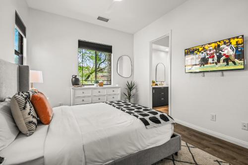 Breakfast Club 100K Game Room Breakfast Club 100K Game Room