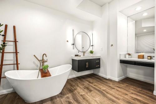 Breakfast Club 100K Game Room Breakfast Club 100K Game Room