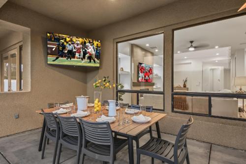 Breakfast Club 100K Game Room Breakfast Club 100K Game Room