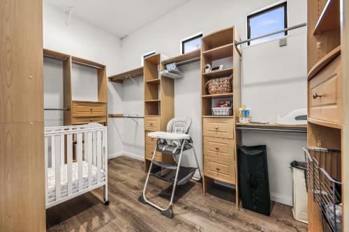 Breakfast Club 100K Game Room Breakfast Club 100K Game Room