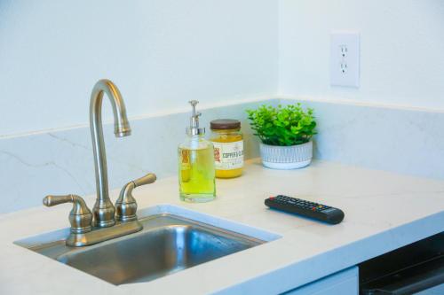 Breakfast Club 100K Game Room Breakfast Club 100K Game Room