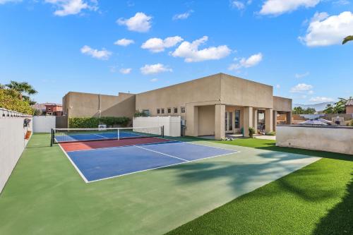 Breakfast Club 100K Game Room Breakfast Club 100K Game Room