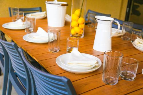 Breakfast Club 100K Game Room Breakfast Club 100K Game Room