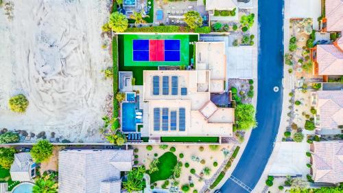 Breakfast Club 100K Game Room Breakfast Club 100K Game Room