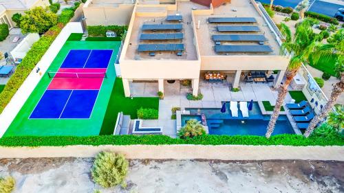 Breakfast Club 100K Game Room Breakfast Club 100K Game Room