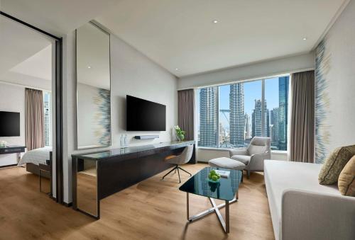 room detail thumbnail 1
