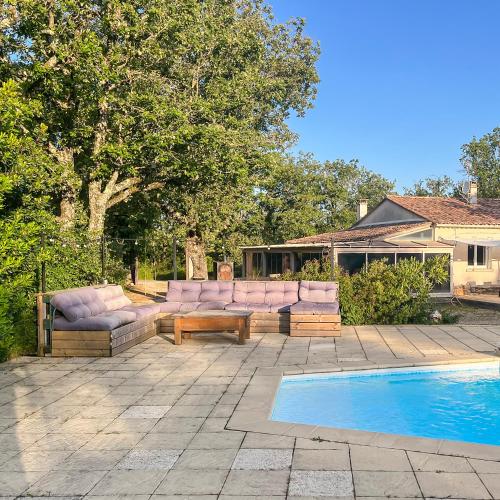 Un joli coin de paradis - Villa avec piscine et jacuzzi gîte à louer Bois de Laoult