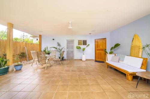 Beautiful 2-BR House Steps from the Beach in بوتريرو