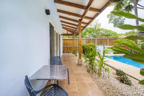 Beautiful 2-BR House Steps from the Beach in بوتريرو