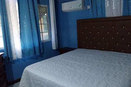 Humming Bird Inn-Homely and quiet in Old Harbour