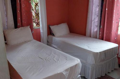 Humming Bird Inn-Homely and quiet in Old Harbour