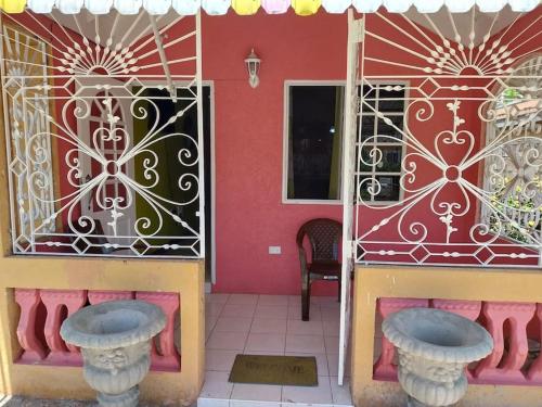 Humming Bird Inn-Homely and quiet in Old Harbour