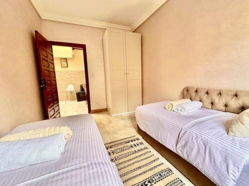 Authentic Riad Dar Adam Splendid with Rooftop & Pool, Marrakech